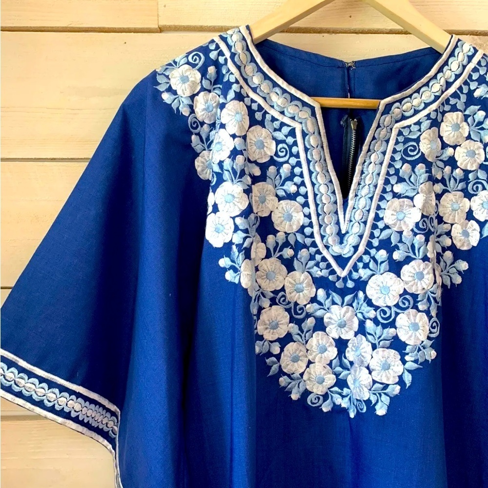 VTG 60s/70s Blue White Angel Sleeve Embroidered Kaftan Dress Sz M - Picture 3 of 6